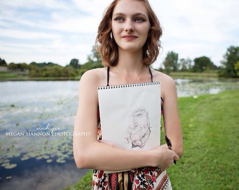 Senior Pictures Artist Portrait Ideas, Senior Pics Artist, Senior Picture Artist Photo Ideas, Artist Senior Picture Ideas, Senior Picture Ideas For Artists, Senior Pictures For Artists, Senior Pictures Artist, Senior Picture Ideas Artist, Artist Senior Pictures