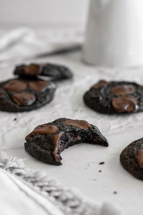 Black Chocolate Chip Cookies, Black Chocolate Cookies, Black Cocoa Powder Cookies, Black Cocoa Cookies, Black Cocoa Powder Recipes, Dark Cocoa Cookie, Cocoa Desserts, Easy Bakes, Cocoa Powder Recipes