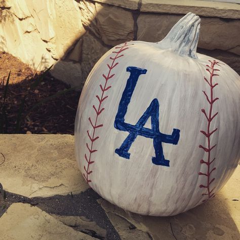 World Series Halloween! Baseball painted pumpkin. La Dodgers Pumpkin, Dodgers Pumpkin Painting, Baseball Pumpkin Carving Ideas, Baseball Pumpkin, Baseball Painting, Halloween Pumpkin Designs, Pumpkin Designs, Painted Pumpkin, Pumpkin Design