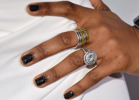 3 Celebrity Nail Trends to Try This Winter, as Seen at the People's Choice Awards Winter Nail Polish Ideas, Celeb Nails, Celebrity Nails Trends, Clean Manicure, Winter Nail Polish, Dark Nail, Dark Nail Polish, Cheryl Burke, Metallic Nail Polish