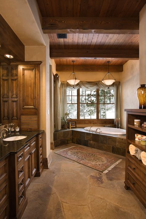 Rustic Master Bath, Big Bathroom, Rustic Bathroom Designs, Bathroom Farmhouse Style, Farmhouse Master, Rustic Bathroom Decor, Rustic Bathrooms, Dream Bathrooms, Farmhouse Bathroom Decor