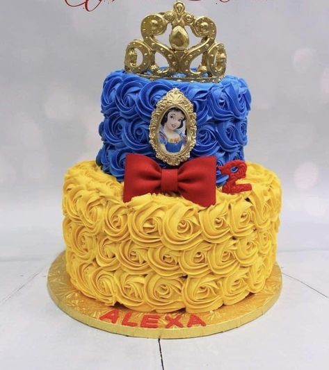 Fairest One Of All First Birthday Cake, Snow White Cakes Birthday, Snow White Birthday Cake Ideas, Snow White Birthday Party Cake, Snow White Birthday Cake, Apple Theme Parties, Snow White Cake, White Birthday Cakes, Snow White Birthday Party