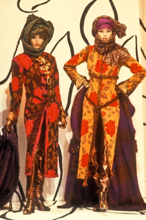 Emanuel Ungaro - Fall 1993 Couture Tatiana Sorokko, Haute Couture Runway, 90s Runway, Vintage Runway, 90s Models, Emanuel Ungaro, Couture Runway, Runway Show, 80s Fashion