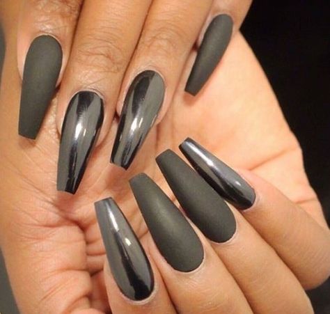 Black Chrome Nails, Black Acrylic Nail Designs, Everyday Nails, Glitter Nails Acrylic, Matte Black Nails, Black Acrylic Nails, Pointed Nails, Gray Nails, Almond Acrylic Nails