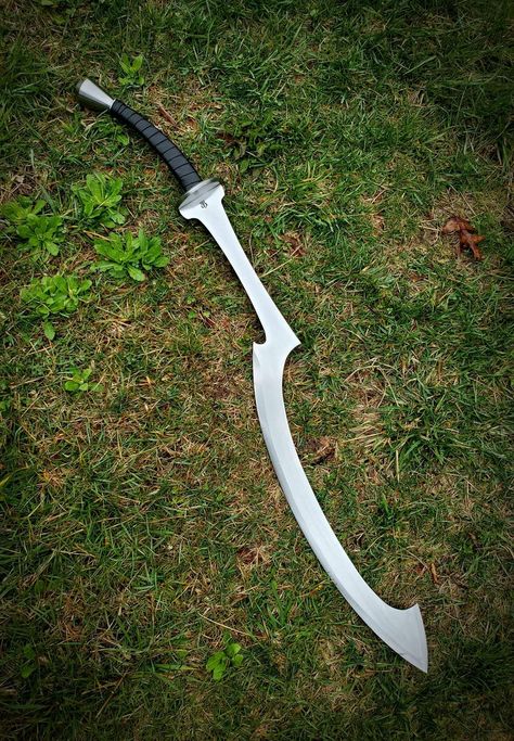 Khopesh Design, Curved Swords, Fantasy Blade, Mask Drawing, Forged Knife, Cool Swords, Cool Knives, Aikido, Swords