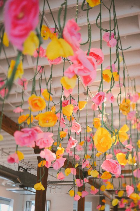 Hanging Paper Floral Decor Paper Wildflowers, Paper Flower Garland, Flower Arches, Diy Tassel Garland, Paper Flower Garlands, Tissue Flowers, Paper Flower Art, Wedding Backdrops, Paper Flower Wall Decor