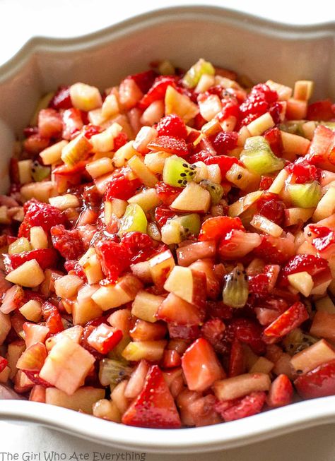 Fruit Salsa With Baked Cinnamon Chips, Fruit Salsa And Cinnamon Chips, Sweet Salsa, Fruit Salsa Recipe, Cinnamon Tortilla Chips, Fruit Pizza Sugar Cookie, Cinnamon Tortillas, Fruit Pizza Recipe, Fruit Salsa