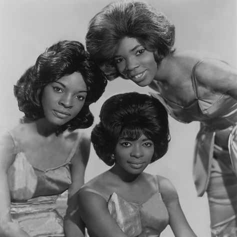 Martha Reeves and The Vandellas thumbnail image Martha Reeves, Dancing In The Street, Tamla Motown, 60s Music, Old School Music, Soul Singers, Three Women, Northern Soul, Black Music