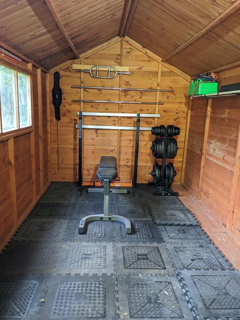 Rustic Home Gym Ideas, Home Gym In A Shed, She Shed Gym Ideas, Shed Workout Room, Carport Gym Ideas, Small Shed Gym, Small Shed Gym Ideas, Shed Gym Backyard, Home Gym Ideas Small Shed