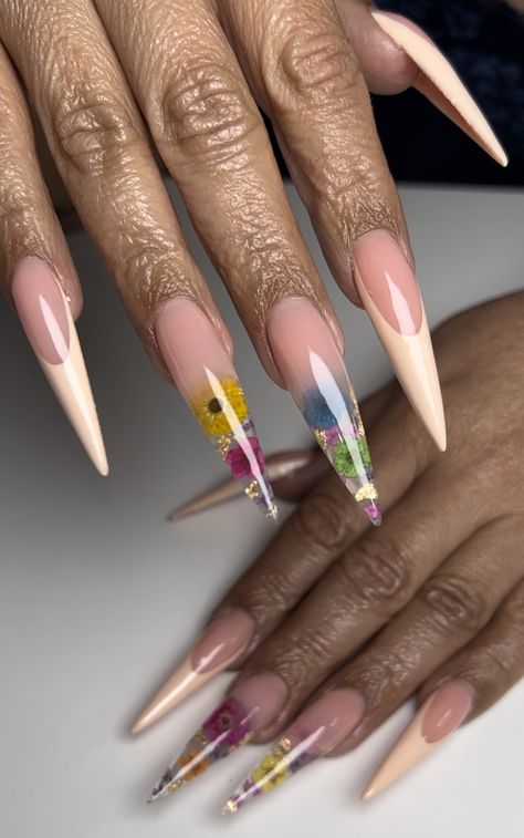 Stiletto Acrylic Nails #nails #acrylicnails #nailart #nailsofinstagram Stiletto Spring Nails, Stiletto Nails, Nail Tech, Spring Nails, Summer Nails, Spring Flowers, Acrylic Nails, Nail Art, Nails