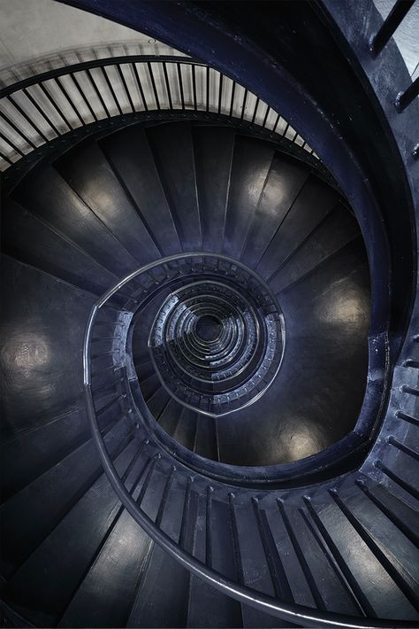 Zeitz Mocaa, African Art Museum, Contemporary African Art, Table Mountain, Spiral Staircase, Museum Of Contemporary Art, Cape Town, African Art, South Africa