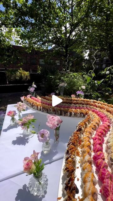 • Glam Wedding Pages • on Instagram: "So magic 😍 Tag someone who needs a luxurious sushi table like this 🥰⁠ ⁠ by @_sushique planner @ninamariastyling" Sushi Bridal Shower Ideas, Sushi Rehearsal Dinner, Sushi Bar For Wedding, Sushi At Wedding, Sushi Table Wedding, Sushi Buffet Wedding, Sushi Bar Wedding, Sushi Platter Wedding, Sushi Wedding