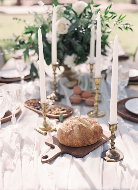 tablesetting with bread from French countryside wedding inspo French Countryside Wedding, Tall Candles, French Country Wedding, French Chateau Wedding, Earthy Wedding, Provence Wedding, Trendy Bride, Dream Destination Wedding, Chateau Wedding