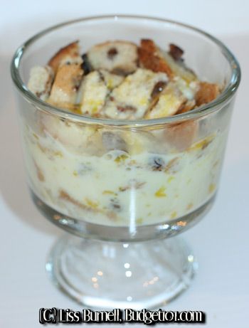 Bread Pudding In A Mug, Cinnamon Raisin Bread Pudding, Simple Bread Pudding, Pudding In A Mug, Raisin Bread Pudding, Dessert In A Mug, Simple Bread, Recipes For One, Dessert Breakfast