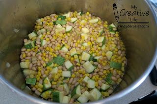 The Three Sisters: Cooking Iroquois-Inspired Succotash in the classroom Three Sisters Succotash, Three Sisters Native American Craft, History Crafts, Culinary Dishes, Succotash Recipe, Brave Writer, Native American Food, Native Foods, The Three Sisters