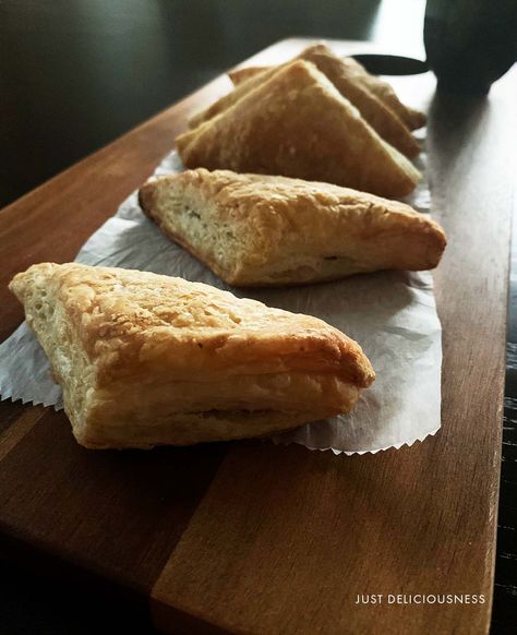 Samosa Puffs | Aloo Patties Puff Pastry Samosa Recipe, Vegan Pasties, Aloo Patties, Vegan Take Out, Tandoori Paneer, Vegan Patties, Pepperidge Farm Puff Pastry, Potato Filling, Plating Ideas