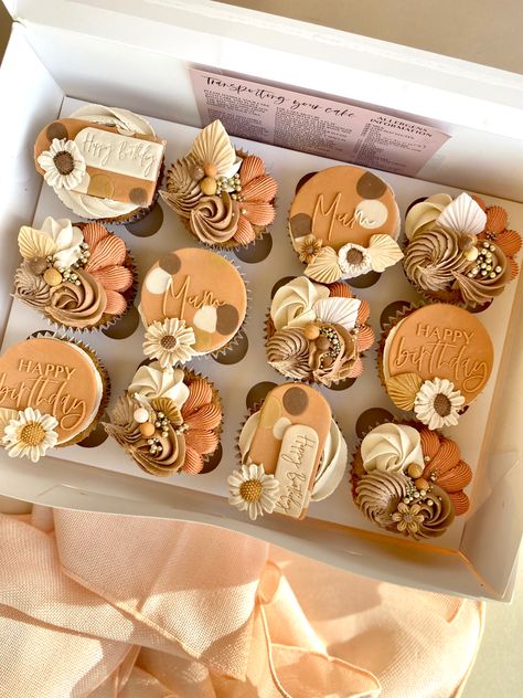 Terracotta Cupcakes, Boho Wedding Cupcakes, Boho Desserts, Boho Cupcakes, Bespoke Cupcakes, Friendsgiving Dessert, Fall Cake Pops, Birthday Desert, Wildflower Cake