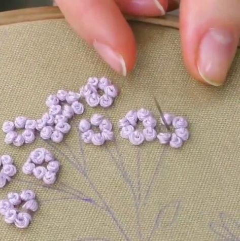 Credit: diana_vingert Projek Menjahit, Hand Embroidery Videos, Embroidery Stitches Tutorial, Hand Embroidery Flowers, Pola Sulam, Embroidery Flowers Pattern, Kraf Diy, Creative Embroidery, Simple Embroidery