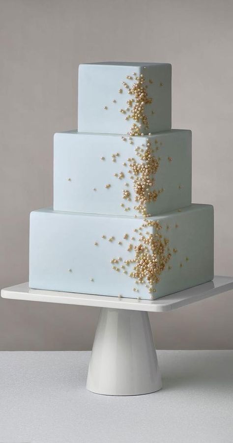 Blue Cake Three tier square blue cake with gold details. Pauline is the lady and cake artist behinds Crummbcakes. Her Studio is located in... Square Wedding Cake Designs, Maximum Minimalism, Square Birthday Cake, Square Cake Design, Minimal Cake, Contemporary Wedding Cakes, Wedding Cake Images, Square Wedding Cakes, Square Cake