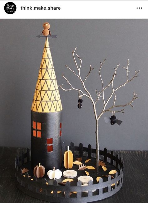 Halloween Houses, Haunted House Diy, Bricolage Halloween, Halloween Fest, Miniature Halloween, Casa Halloween, Homemade Halloween Decorations, Fun Halloween Crafts, Halloween Tattoo