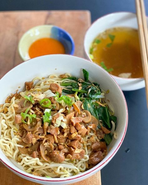 Mie Ayam Aesthetic, Kari Ayam, Halal Recipes, Healthy Lifestyle Food, Fair Food Recipes, Indonesian Food, Food Obsession, Spicy Recipes, Pad Thai