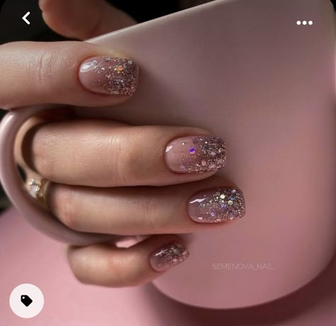 Pretty Short Nail Designs, Glitter Fade Nails, Faded Nails, Manicure Nail Designs, Short Gel Nails, Short Nail, Cute Gel Nails, Short Acrylic Nails Designs, Short Nail Designs