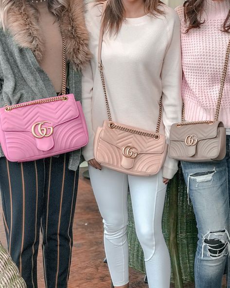 Comparing the Different Sizes of the Gucci GG Marmont Matelasse Shoulder Bag Marmont Gucci Bag, Gucci Bag Outfit, Bag Outfit Ideas, Gg Marmont Small Shoulder Bag, Gucci Marmont Mini, Shoulder Bag Outfit, Gucci Gg Marmont Matelasse, Gucci Marmont Bag, Outfit 2020