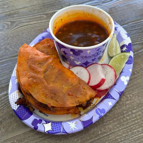 #yum #food #disneyland #disney #yummy #tacos #birriatacos #birria #disneyfood #californiaadventure #coctel #foodlover #foodphoto Grilled Cheese Disney, Birria Grilled Cheese, Disneyland Recipes, Food Disneyland, Disneyland 2024, Best Disneyland Food, Pixar Fest, Disney Foods, Birria Tacos