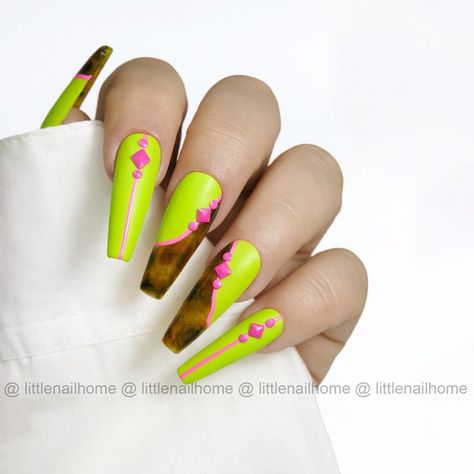 Nails With Hot Pink, Tortoise Shell Nails, Shell Nails, Coffin Shape, Pretty Nail Art Designs, Pretty Nail Art, Tortoise Shell, Neon Green, Art Designs