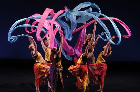 Art and Dance! Prophetic Dance, Praise Dance Garments, Liturgical Dance, Ribbon Dance, Dance Garments, Dance Studios, Dance Gear, Worship Dance, Chinese Dance