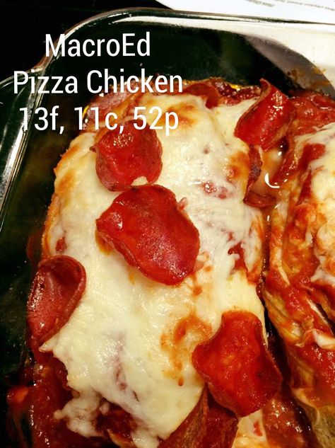 This macro-friendly pizza chicken recipe will change your life...or at least how much you love your dinner! You're gonna want to make this one tonight! Macros Diet Recipes, Iifym Recipes, Low Carb Pizza Recipes, Macro Nutrition, Pizza Chicken, Macros Diet, Macro Friendly Recipes, Macro Meals, Low Carb Pizza