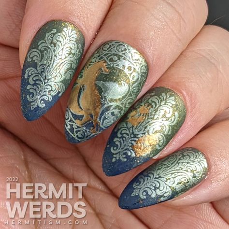 Art Nouveau Foxes - Nail Art - Hermit Werds Art Nouveau Nail Art, Fox Nail Art, Fox Nails, Nail Art Photos, Woodland Fox, Sinful Colors, Fox Pattern, The Claw, Fox Art