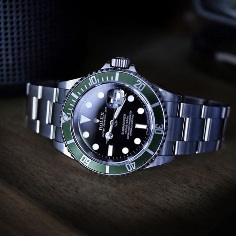 Rolex Submariner 16610LV “Kermit” Review New Hulk, Modern Bracelets, Latest Watches, Watch Review, Sports Models, Rolex Submariner, Luxury Watches For Men, Watch Brands, Cool Watches