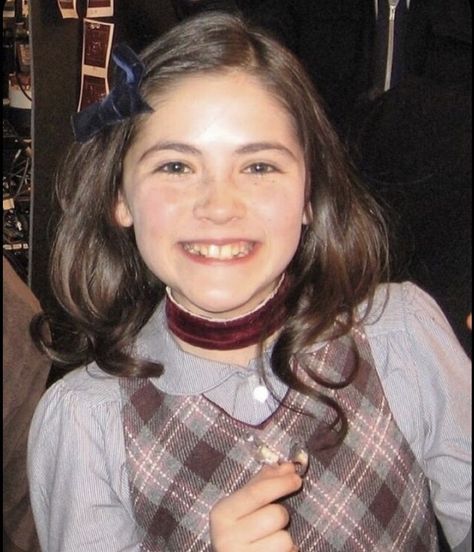 Isabella Furman, Orphan Costume, Retro Kids Clothes, Esther Coleman, Orphan Movie, Isabelle Fuhrman, Orphan Girl, Secret Photo, Beach Poses