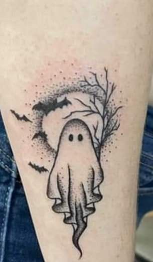 Ghost Best Friend Tattoos, Horror Patchwork Tattoo, Simple Spooky Tattoos, Little Halloween Tattoos, Matching Halloween Tattoos, Tupac Tattoo, Ghost Tattoos, Cute Halloween Tattoos, Halloween Tattoo Ideas