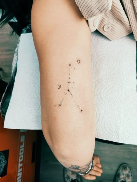 Cancerian Tattoo Constellation, Cancerian Tattoo For Women Constellation, Star Sign Constellation Tattoo, Zodiac Tattoos For Cancers, Tattoo Star Sign, Star Constellations Tattoo, Cancerian Tattoo For Women, Star Sign Tattoos, Astrological Tattoos