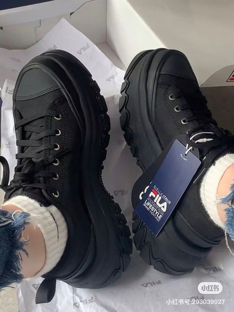 Cool Black Shoes, Black Korean Shoes, Chunky Black Shoes Aesthetic, Harajuku Style Black Sneakers With Round Toe, Black Chunky Shoes, Korean Style Shoes, Black Harajuku Platform Boots With Round Toe, Harajuku Style Black Platform Heels, Chunky Black Shoes