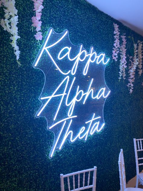 Kappa Alpha Theta Aesthetic, Kappa Canvas, Sorority Room, 2023 Decor, Recruitment Themes, Sorority Banner, Sorority Ideas, Theta Phi Alpha, Theta Sorority