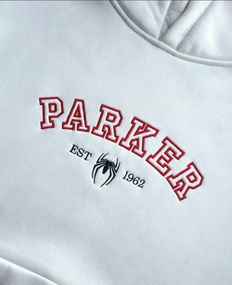 Hoodie Logo Design Ideas, Marvel Embroidery, Embroidered Anime, Gym Hoodies, Parker Spiderman, Shading Drawing, T-shirt Print Design, Teenage Girl Outfit, Embroidery Hoodie