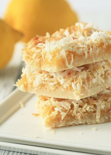 Desserts Coconut, Lemon Coconut Bars, Bar Desserts, Lemon Bars Recipe, Coconut Bars, Lemon Coconut, Interesting Recipes, Refreshing Desserts, Bar Recipes