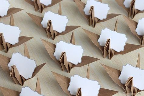 Picnic Favors, Cards Origami, Paper Crane Wedding, Fall Favors, Crane Wedding, Origami Wedding Invitations, Place Markers, Diy Place Cards, Tea Wedding Favors