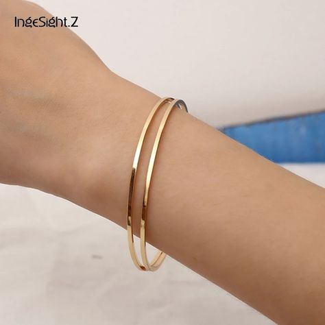 Bracelate Design Gold For Woman, Gold Bracelet For Women Classy Elegant, Modern Gold Bangles For Women, Unique Fine Jewelry, Gold Simple Bangles, Simple Bangle Designs Gold, Gold Churi Design, Bangals Design In Gold, Daily Use Gold Bangles Indian