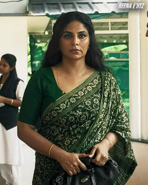 Asha Sharath, Asha Sarath, India Beauty, Actress Photos, Desi Beauty, Mens Street Style, Bollywood Actress, Beauty Women, Desi