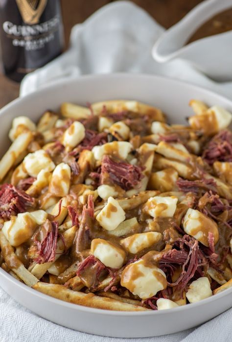 Corned Beef Poutine with Guinness Gravy Recipe - Chisel & Fork Food Recipes Dumplings, Guinness Gravy, Irish Corned Beef, Recipes Dumplings, Meat Lovers Recipes, Poutine Fries, Irish Food Recipes, Poutine Recipe, Pumpkin Recipes Dinner