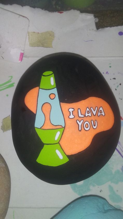 Groovy Rock Painting, Easy Painting Ideas Grunge, Painting Ideas For Round Canvas, Trippy Rock Painting, Easy Painting Ideas For Boyfriend, Painting Inspo Trippy, Painting Ideas On Canvas Trippy Easy, Cool Things To Paint Easy, Lava Lamp Painting