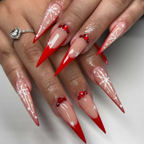 Manicure Christmas, Nail Design Christmas, Trend Prediction, Red Stiletto Nails, Design Nails Art, Acrylic Nails Stiletto, Stilleto Nails Designs, Christmas Nail Design, Pointy Nails