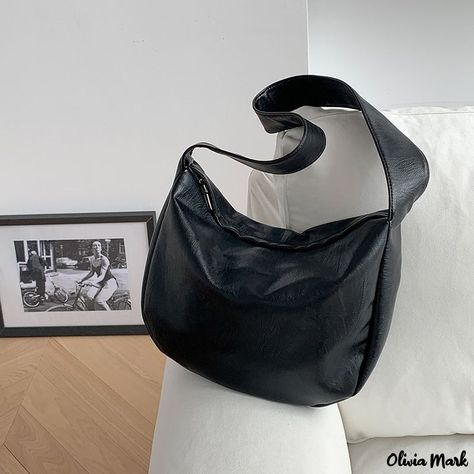 Olivia Mark - Fashion retro messenger bag large capacity crossbody bag shoulder bag female wide shoulder strap PU soft leather dumpling bag Cross Body Leather Bag, Big Crossbody Bag, Crossbody Bag Outfit, Uni Bag, Black Leather Messenger Bag, Womens Messenger Bag, Big Handbags, Cross Shoulder Bags, Dumpling Bag