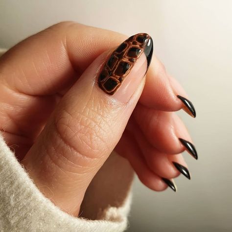 Croc Nails, Print Nails, Animal Print Nails, Short Nail, Nail Glitter, Nail Patterns, Croc Print, Beauty Stuff, Fall Nails