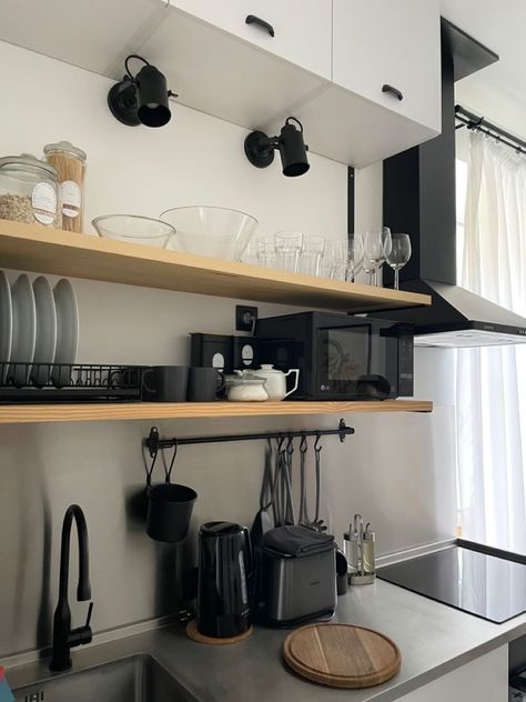 Simple Cozy Interior Design, Small Aesthetic Kitchen Ideas, Small Kitchen Ikea Ideas, Small Kitchen Ideas Aesthetic, Cozy Small Apartment Ideas, Tiny Kitchen Design Small Apartments, Small Studio Apartment Kitchen, Small Ikea Kitchen Ideas, Cocinas Aesthetic