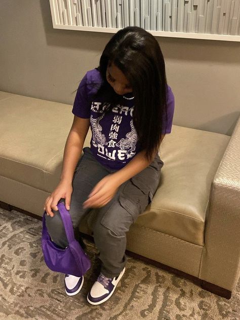 Baddies Purple Cargos Outfits, Purple And White Dunks Outfit, Purple Outfits Black Women Streetwear, Baddie Purple Outfits, Court Purple Dunk Outfit, Outfits With Purple Dunks, Purple Shoes Outfit Ideas, Championship Purple Dunks Outfit, Purple Birthday Outfit Ideas